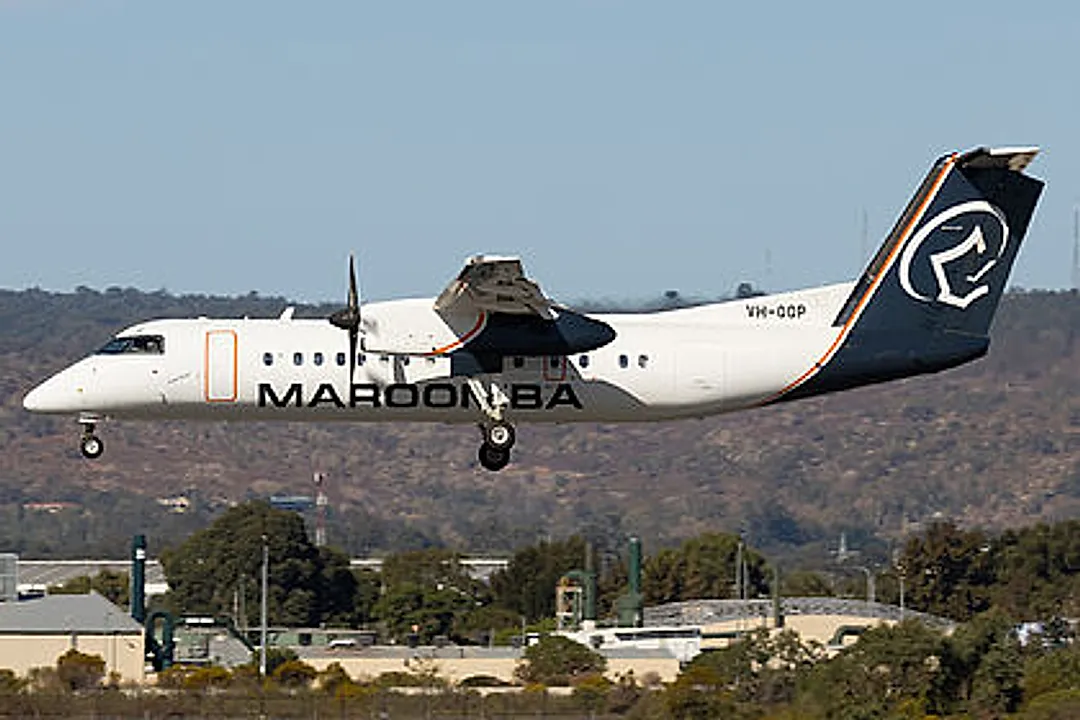 Bombardier DHC-8-315Q Dash 8 aircraft profile