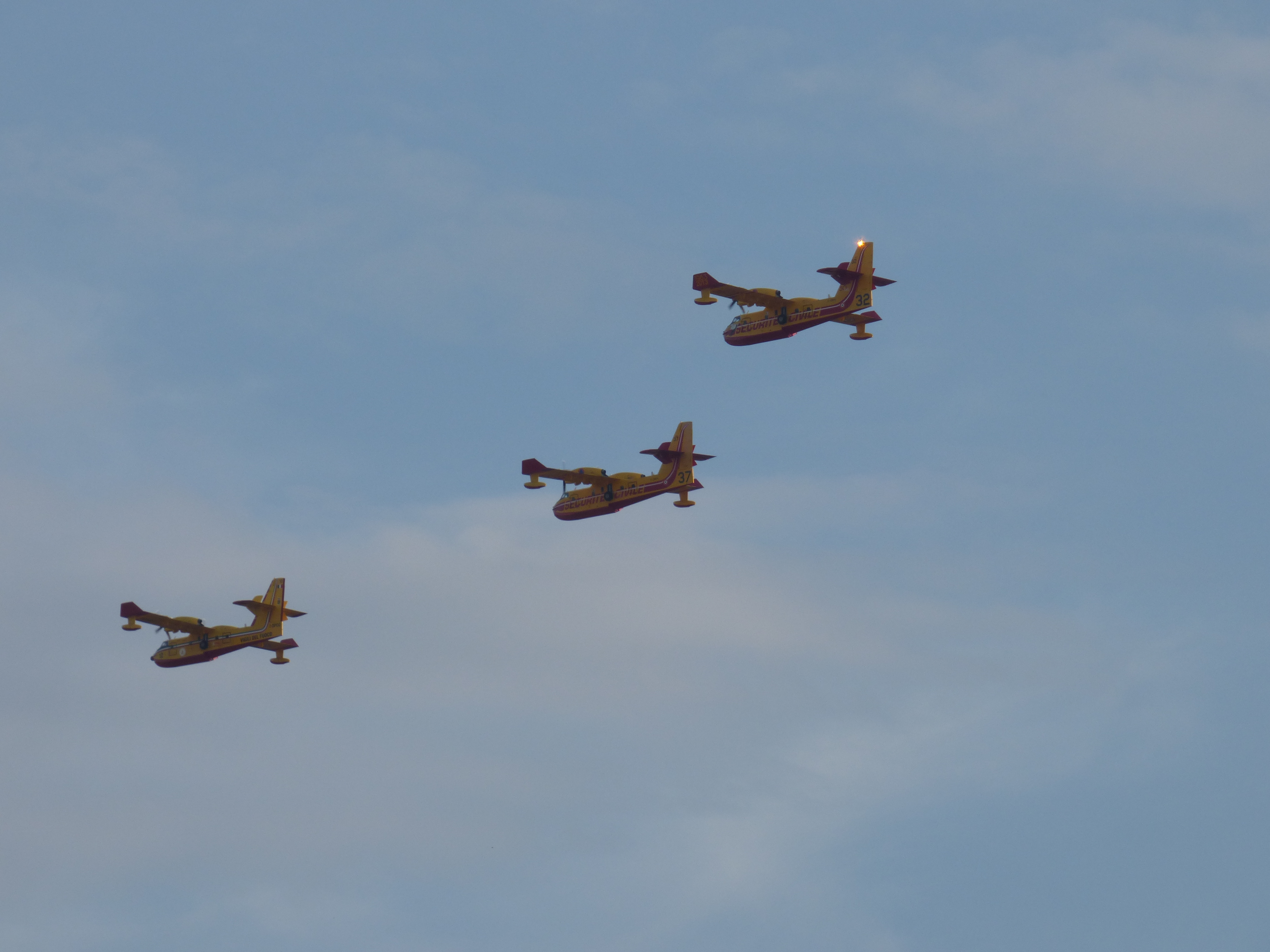 Canadair CL-415 aircraft profile