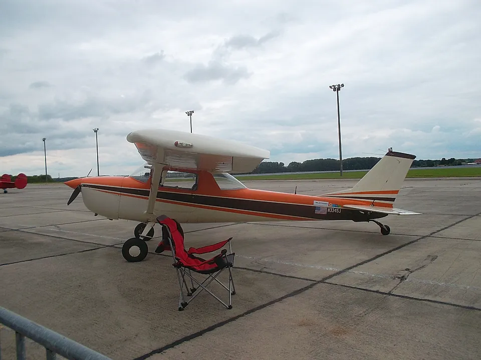CESSNA 150G aircraft profile