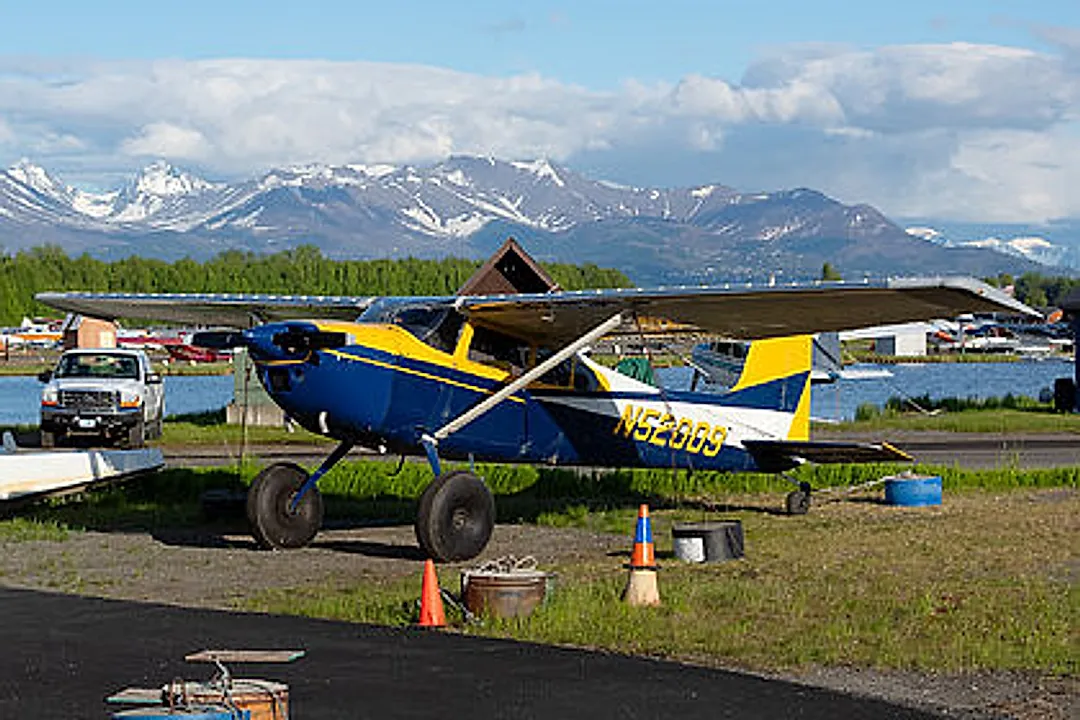 CESSNA 180J aircraft profile