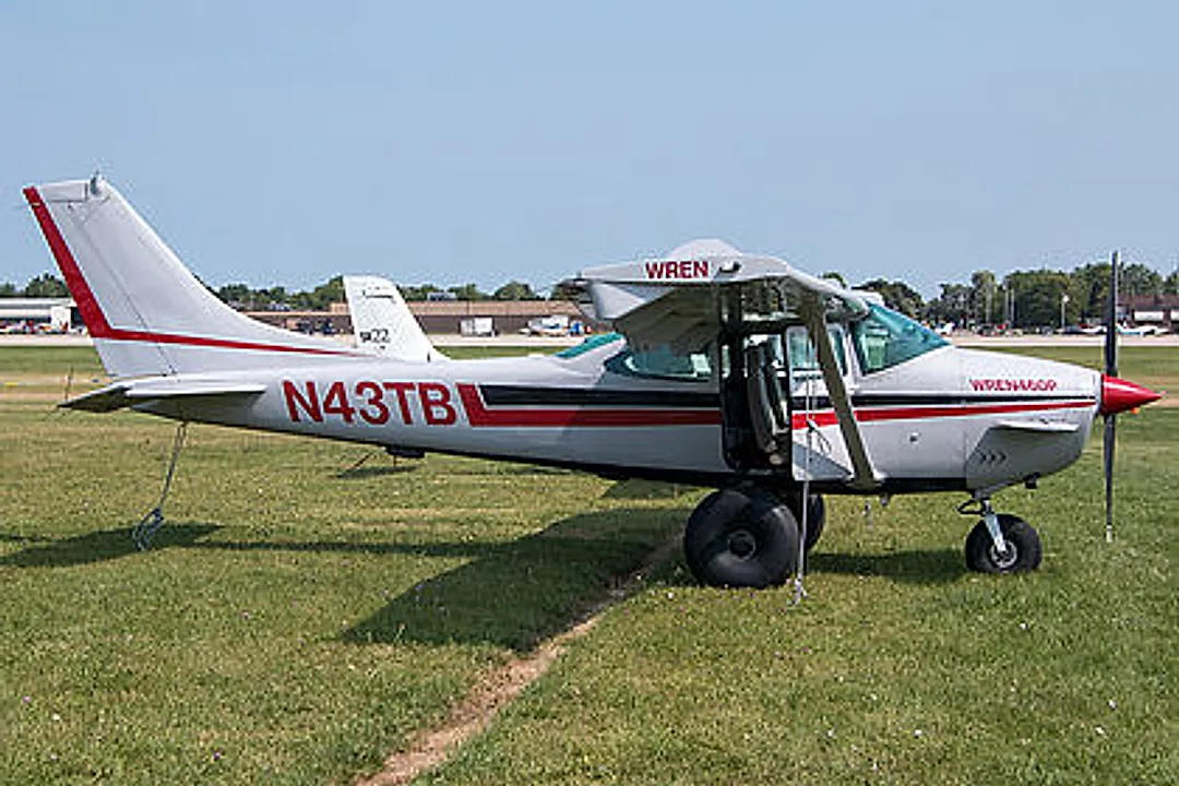 CESSNA 182J aircraft profile