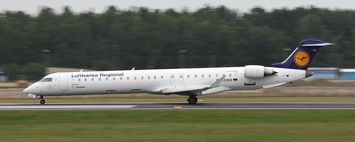 CRJ-900 aircraft profile
