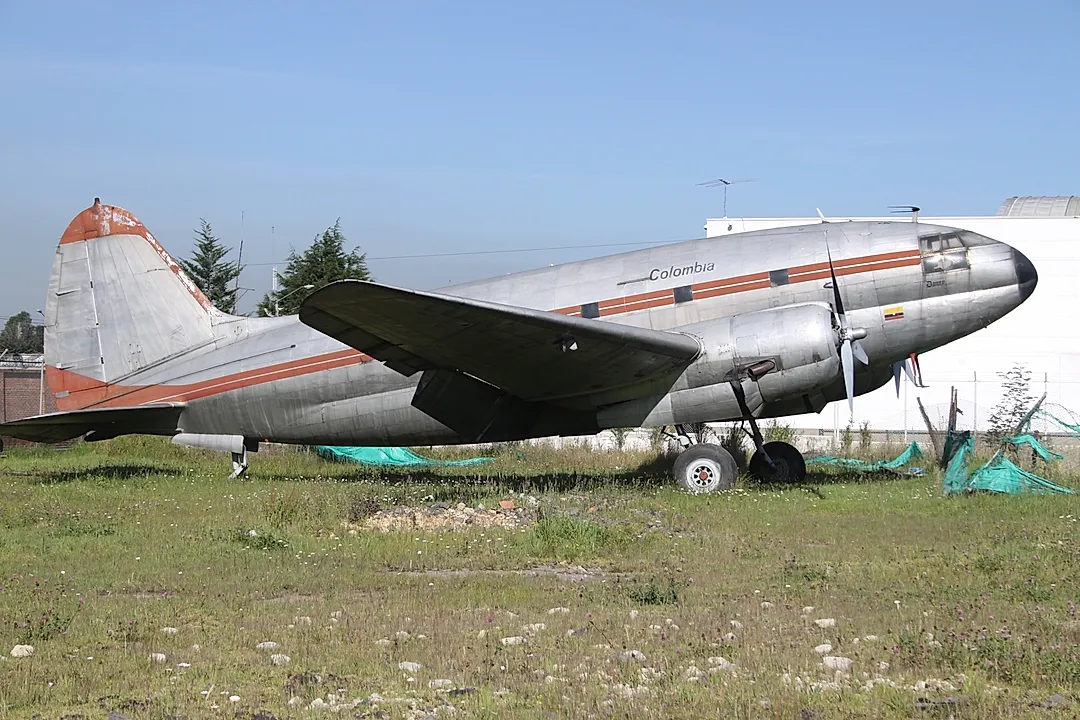 Curtiss C-46 aircraft profile