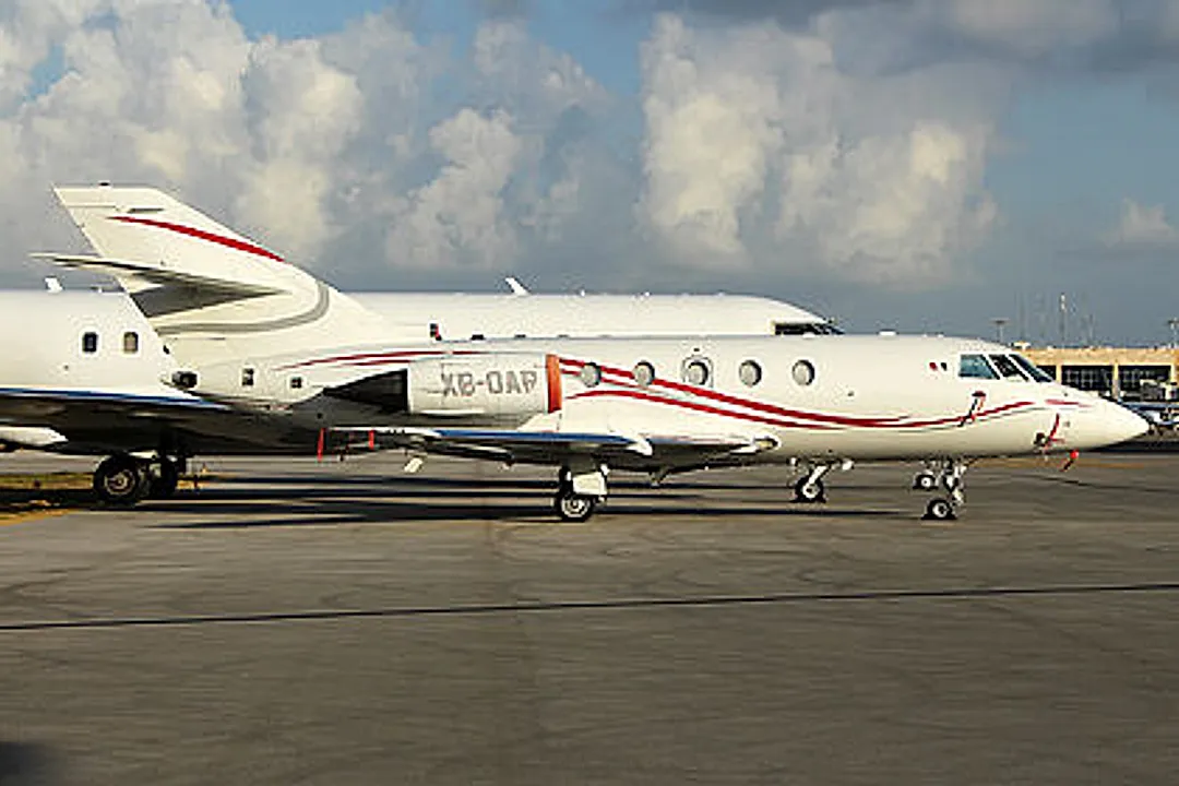 Dassault Falcon 200 aircraft profile