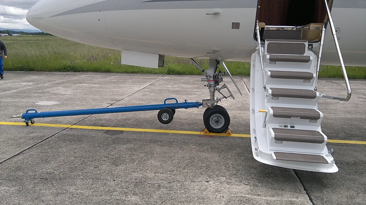 Dassault Falcon 900 aircraft profile