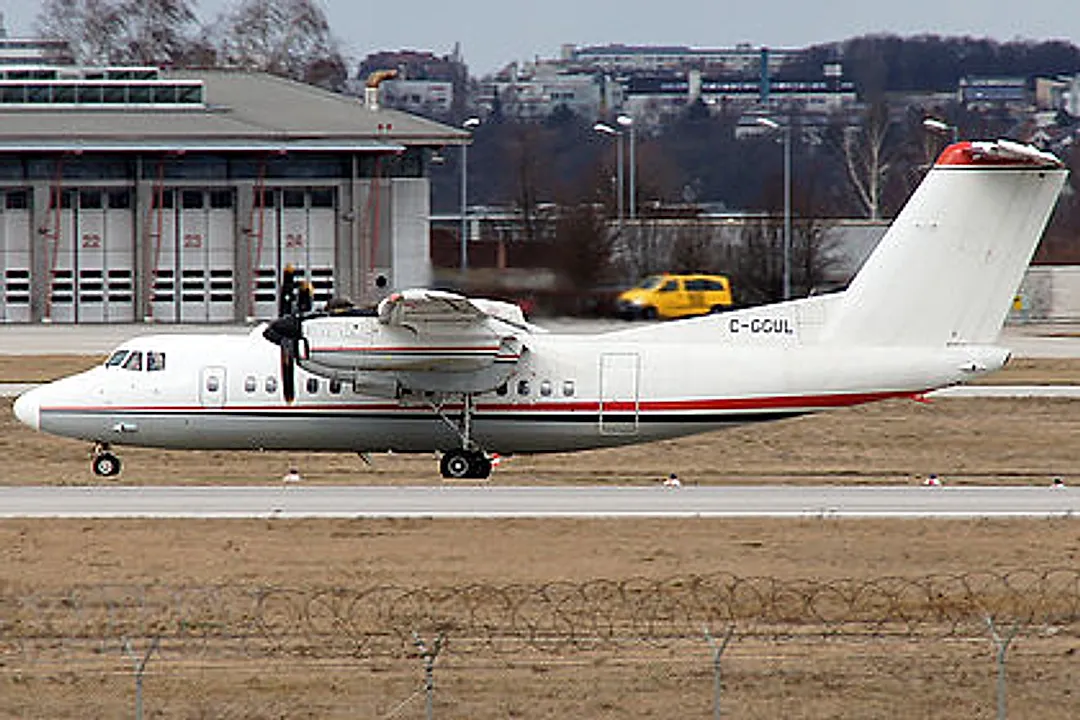 de Havilland Canada DHC-7-102 aircraft profile
