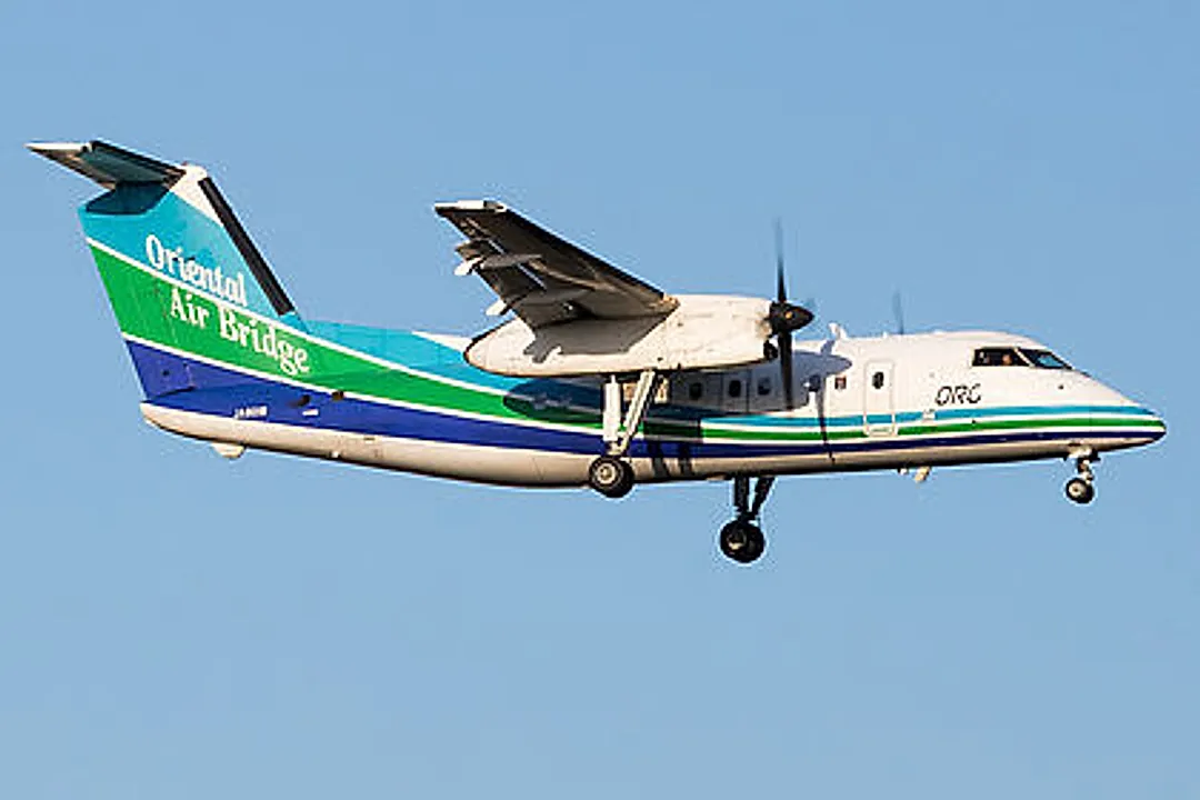 de Havilland Canada DHC-8-201Q Dash 8 aircraft profile