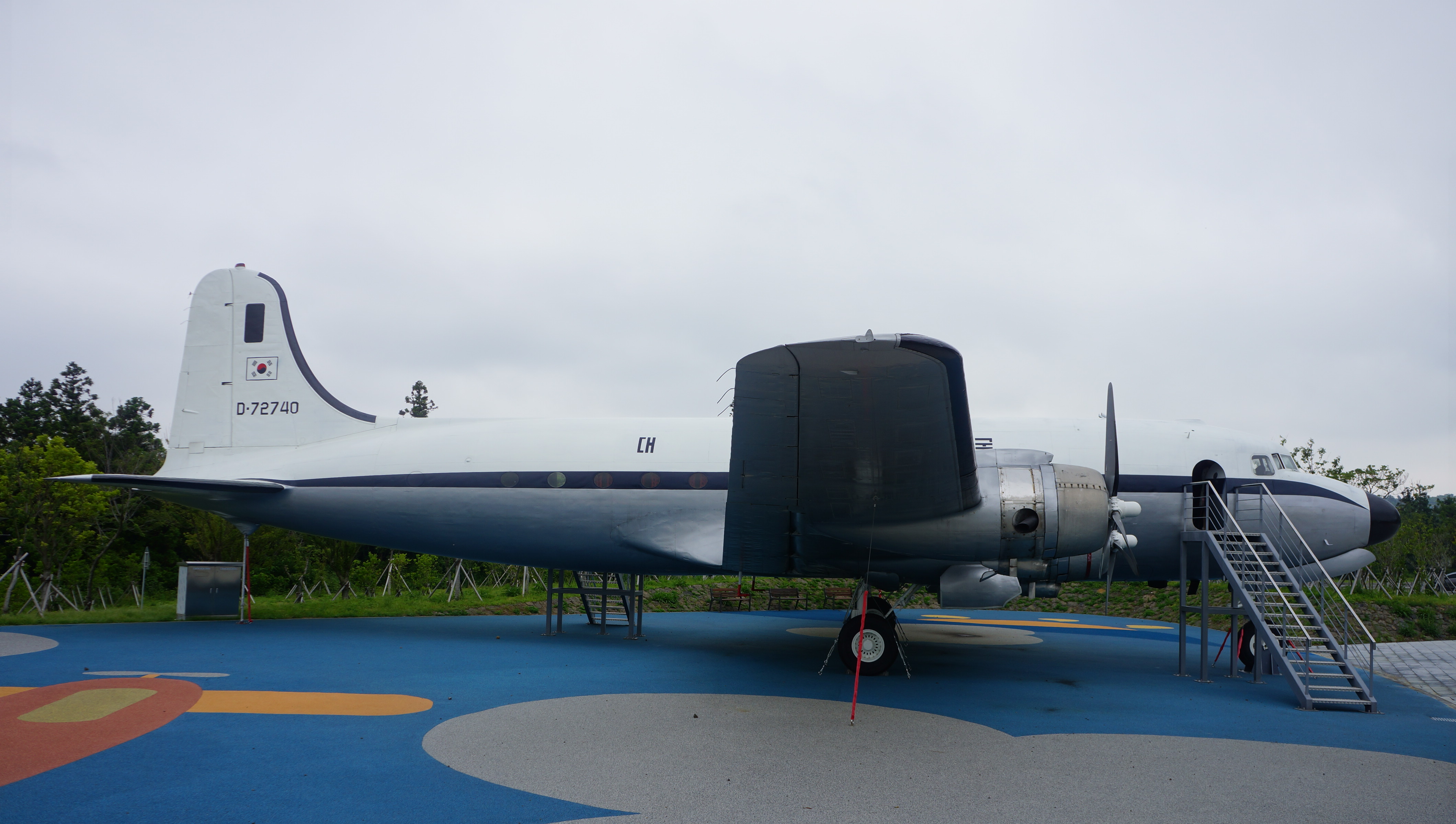 Douglas C-54D (DC-4) aircraft profile