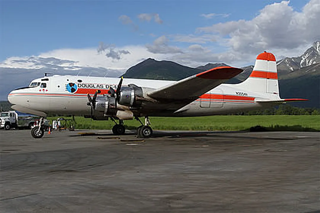Douglas C-54D-DC (DC-4) aircraft profile