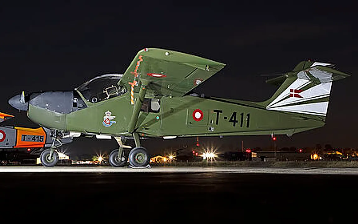 Douglas C-54E-15-DO (DC-4) aircraft profile