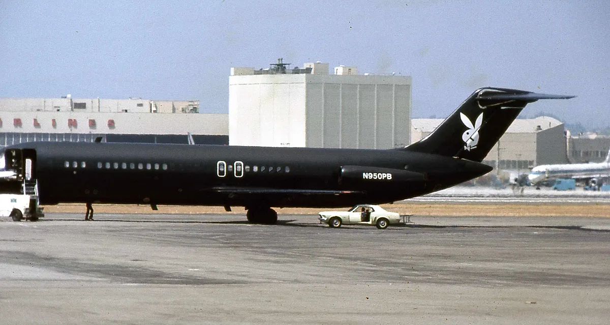Douglas DC-9-31 aircraft profile