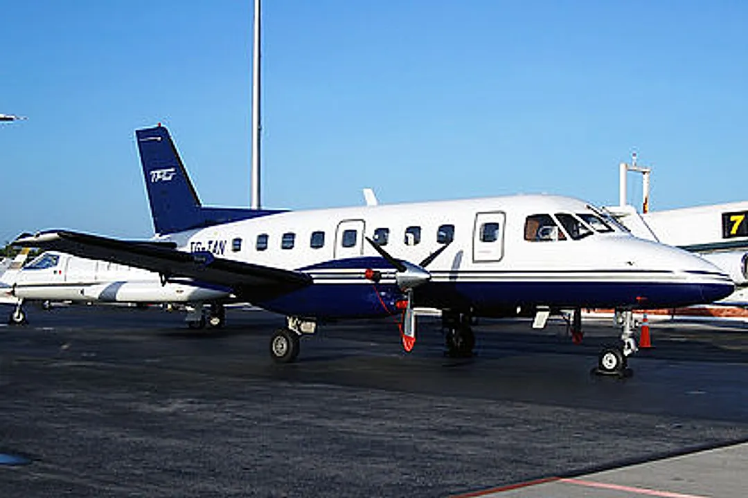 Embraer EMB-110P2 Bandeirante aircraft profile