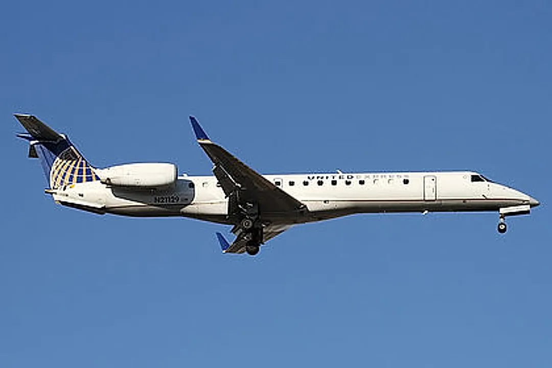 EMBRAER EMB-145XR aircraft profile