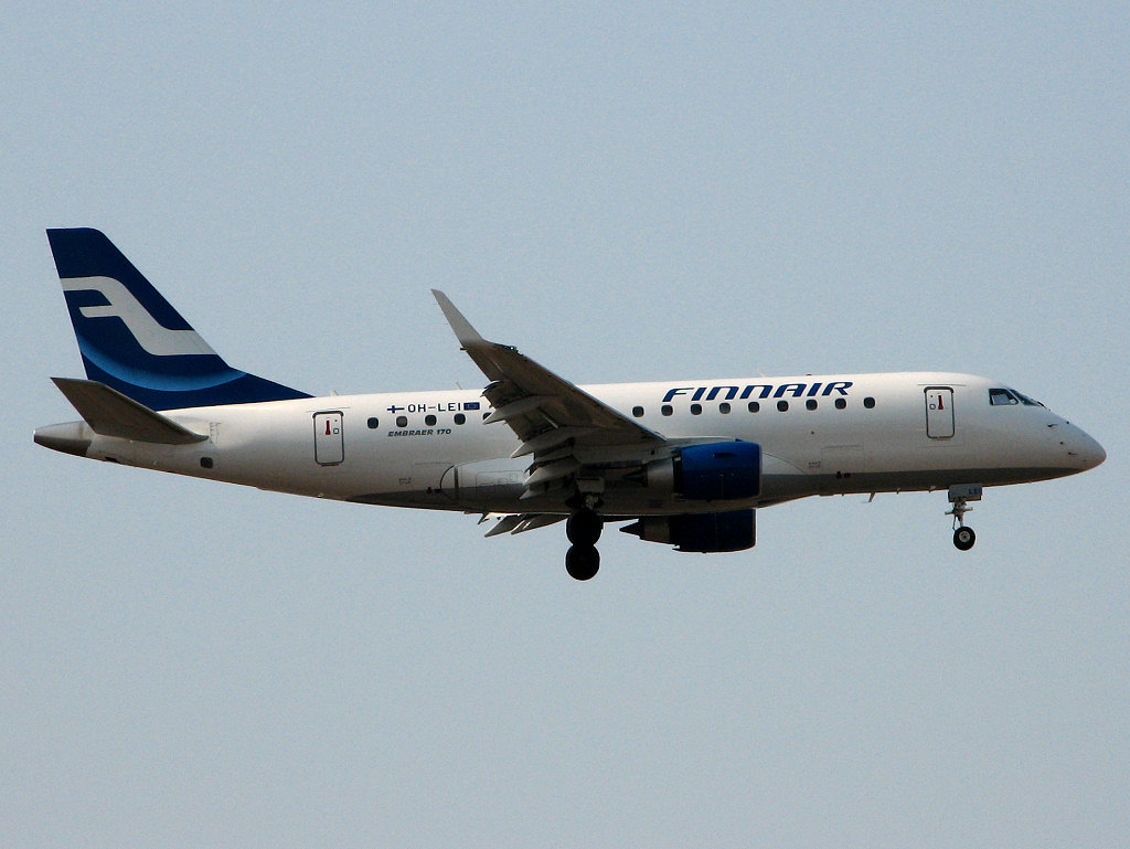 Embraer ERJ-170 aircraft profile