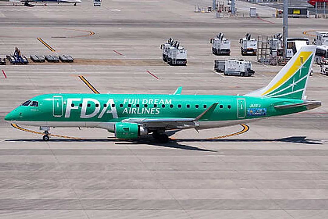 Embraer ERJ 170-200STD aircraft profile