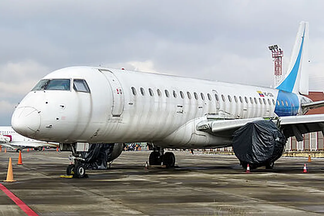 Embraer ERJ 190-100 IGW (ERJ-190AR) aircraft profile