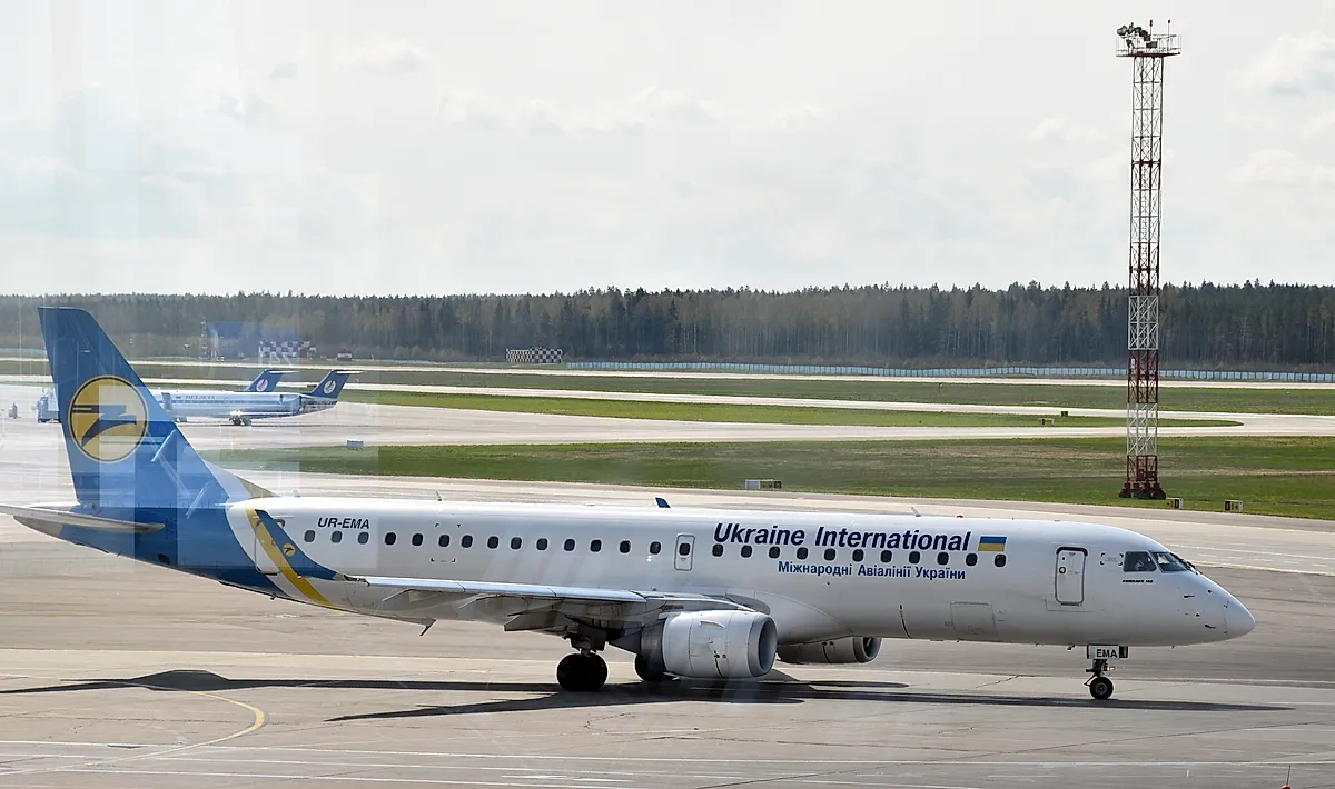 Embraer ERJ-190STD aircraft profile