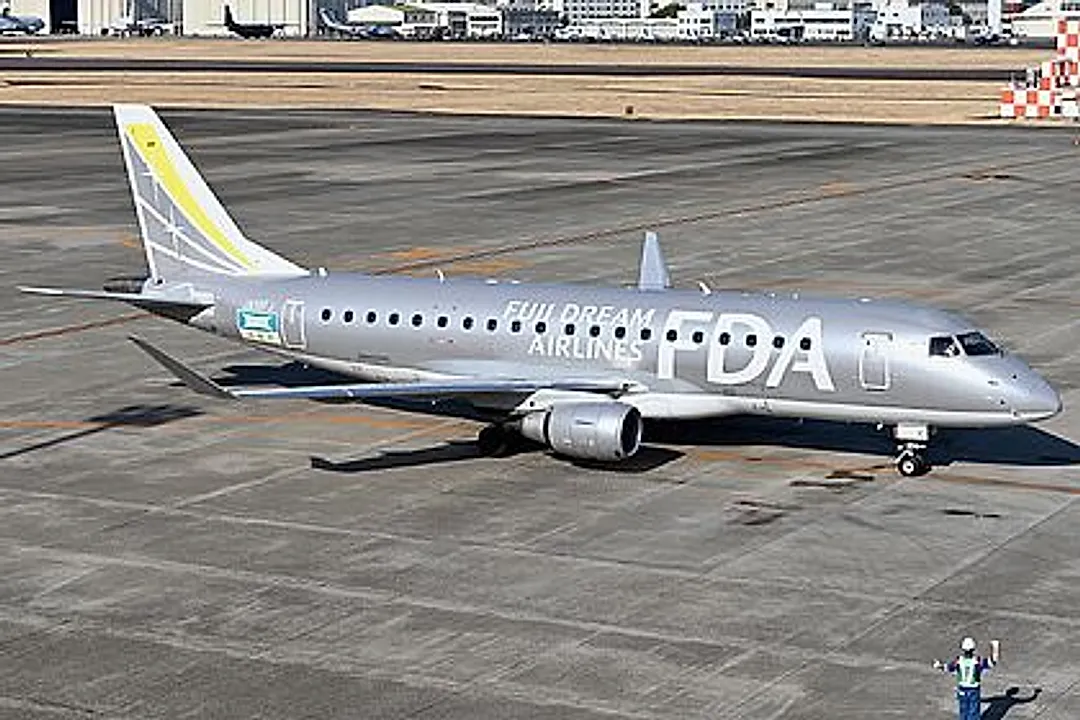 Embraer ERJ170-200STD aircraft profile
