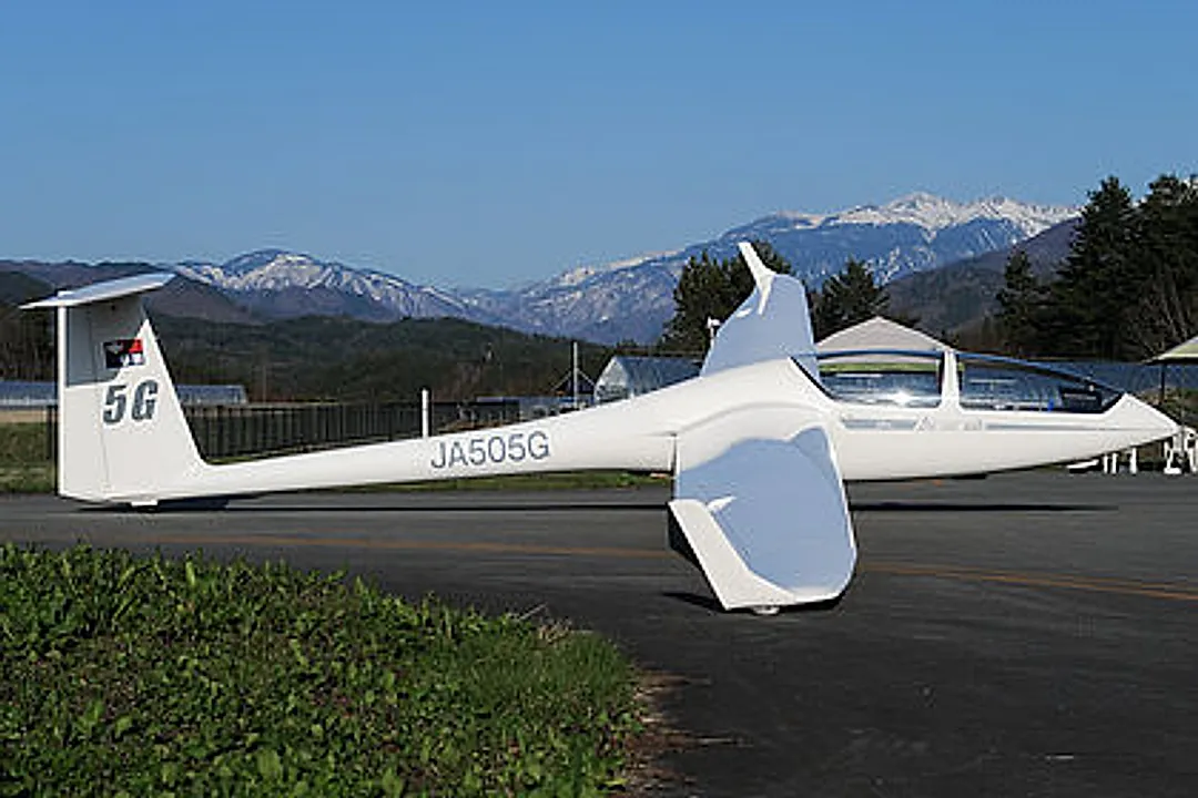 Glaser-Dirks DG-500 ELAN ORION(Glider, Two-Seater) aircraft profile