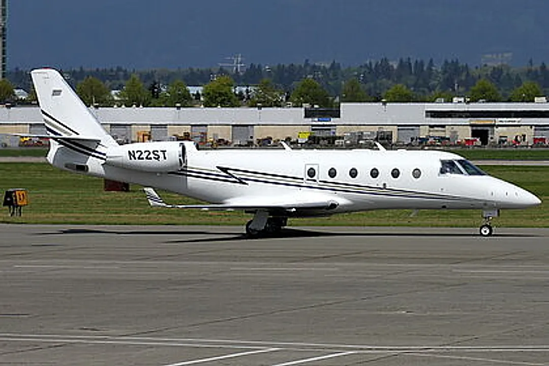 Gulfstream G150 aircraft profile