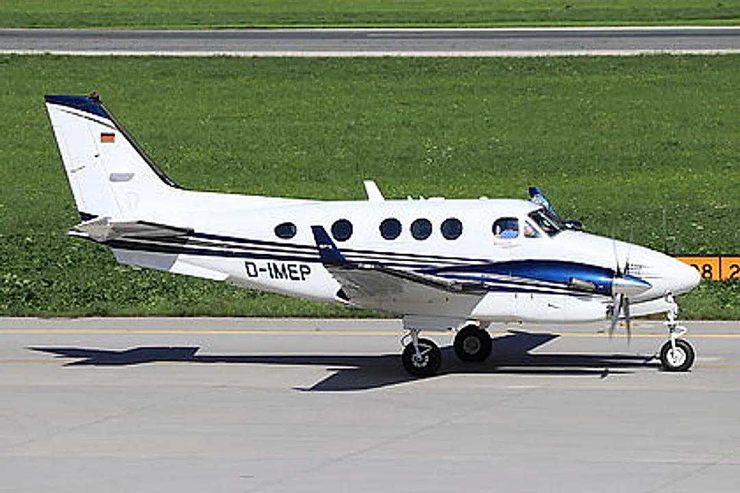 Hawker Beechcraft C90 aircraft profile