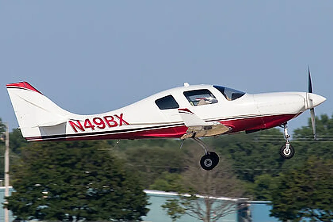 HELMS RICHARD LANCAIR IVP aircraft profile