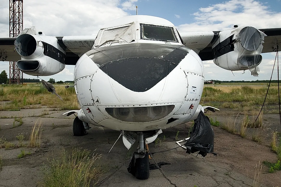 Let L-410UVP aircraft profile