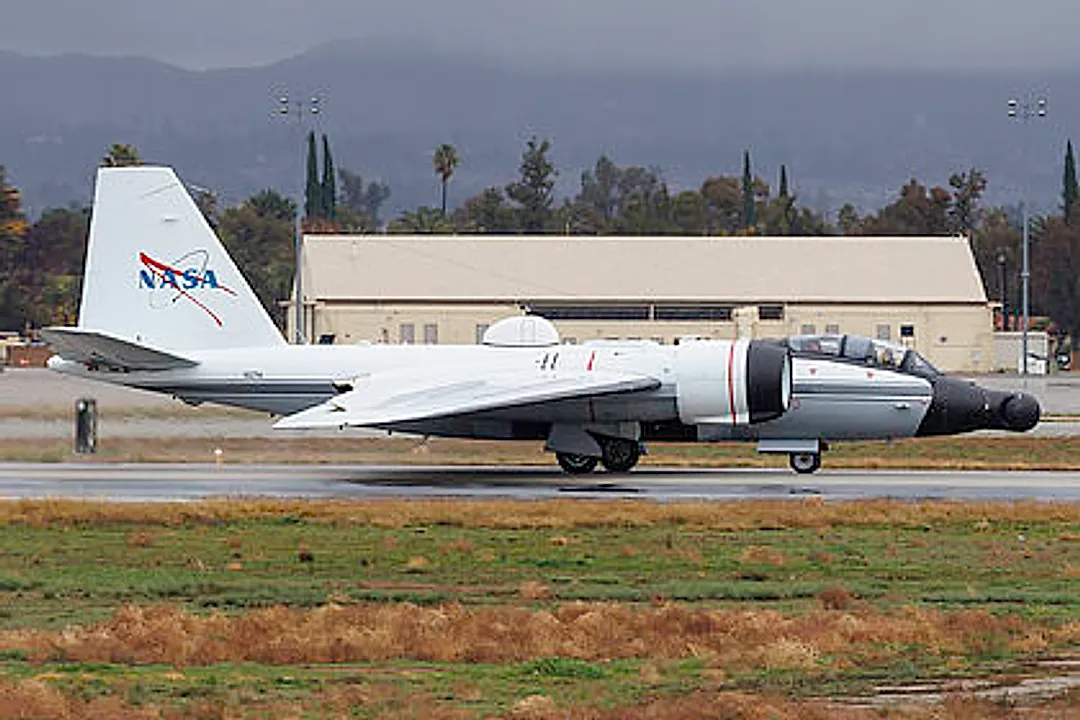 MARTIN/GENERAL DYNAMICS WB-57F aircraft profile
