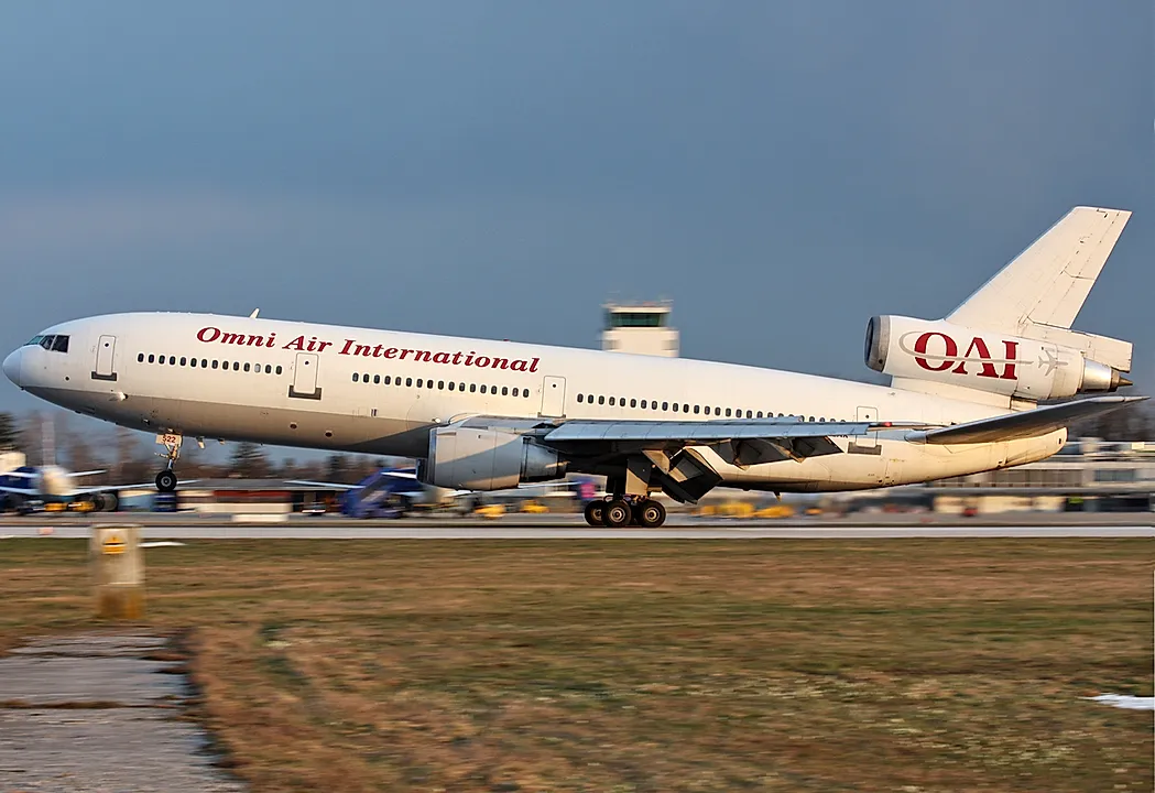 McDonnell Douglas DC-10-30 aircraft profile