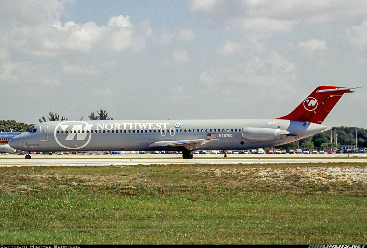 McDonnell Douglas DC-9-51 aircraft profile