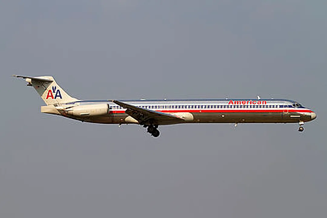 McDonnell Douglas DC-9-83 (MD-83) aircraft profile