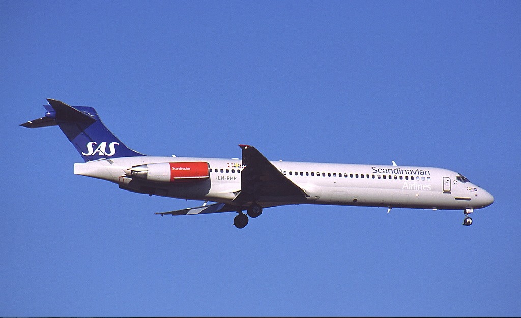 McDonnell Douglas MD-87 aircraft profile