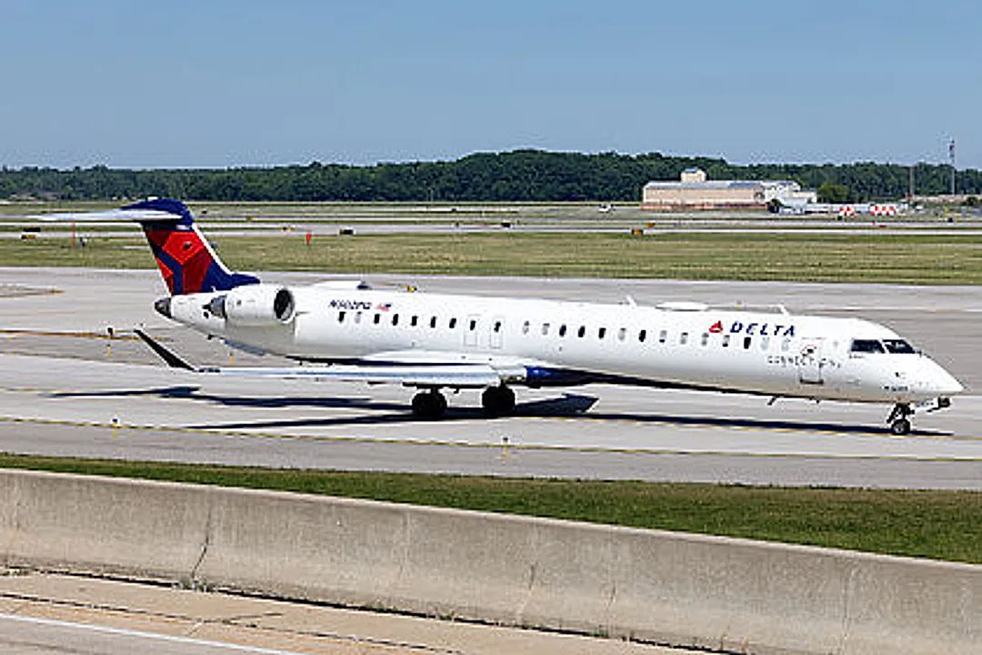 Mitsubishi Heavy Industries (M CL600 2D24-900 aircraft profile