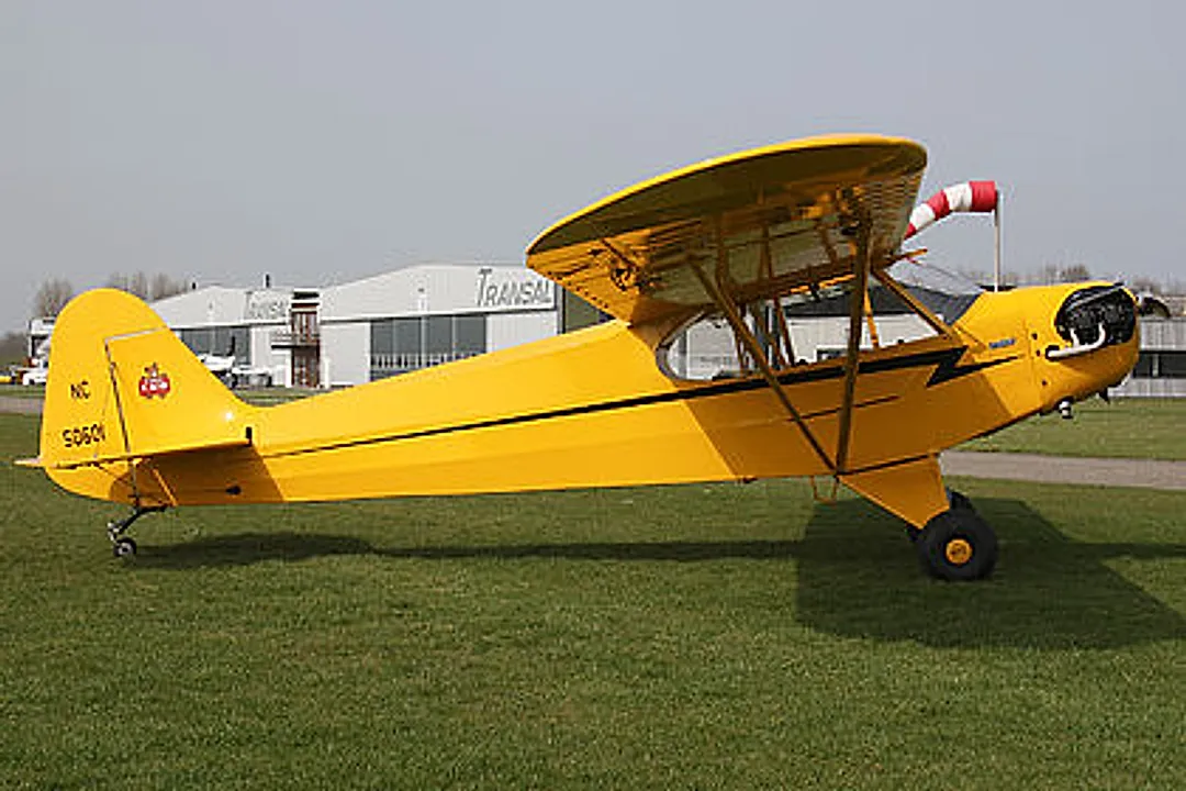 PIPER J3 aircraft profile