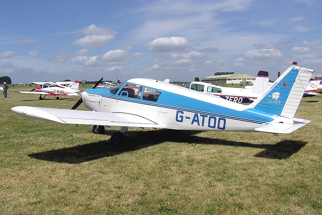 PIPER PA-28-140 profile