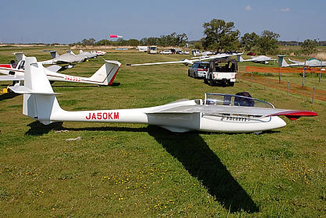 PZL-Bielsko SZD-50-3 Puchacz aircraft profile