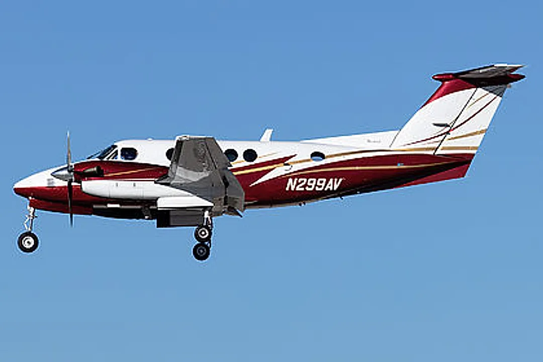 RAYTHEON AIRCRAFT COMPANY B200 aircraft profile