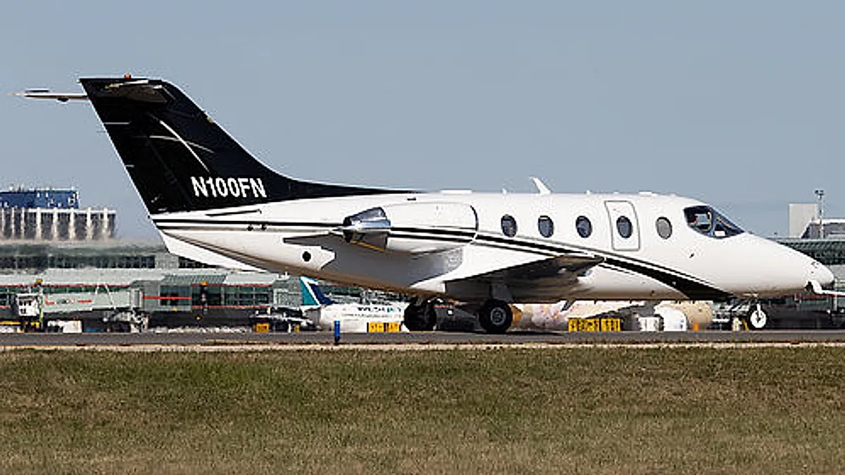 Raytheon Beechjet 400A aircraft profile