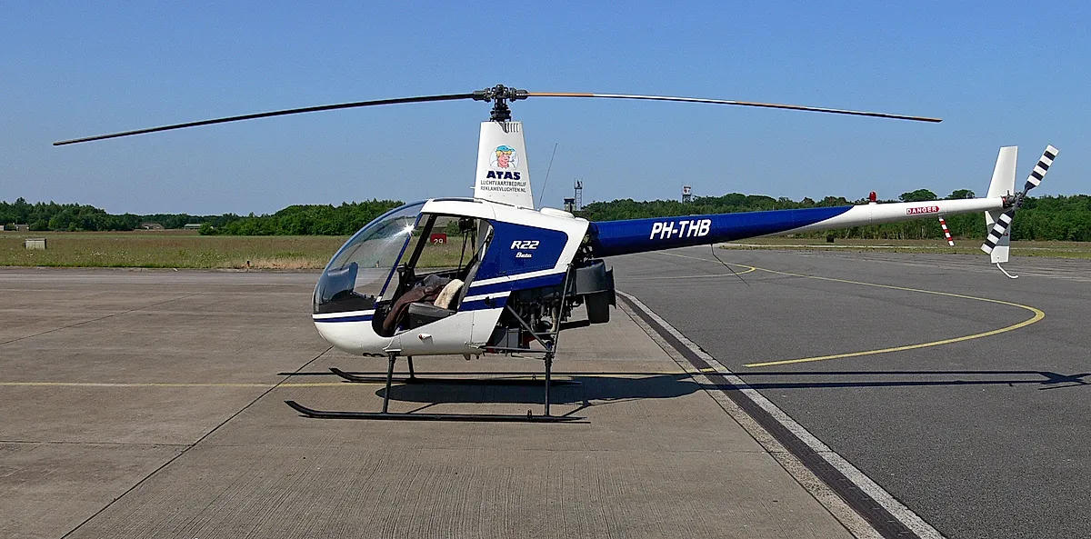 ROBINSON R22 aircraft profile