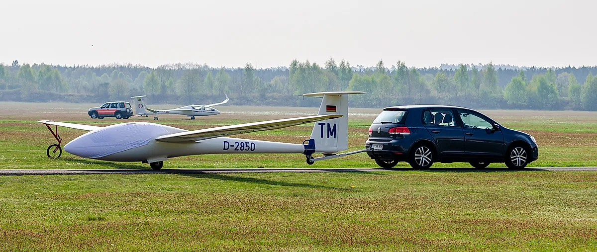 Rolladen-Schneider LS4-B aircraft profile