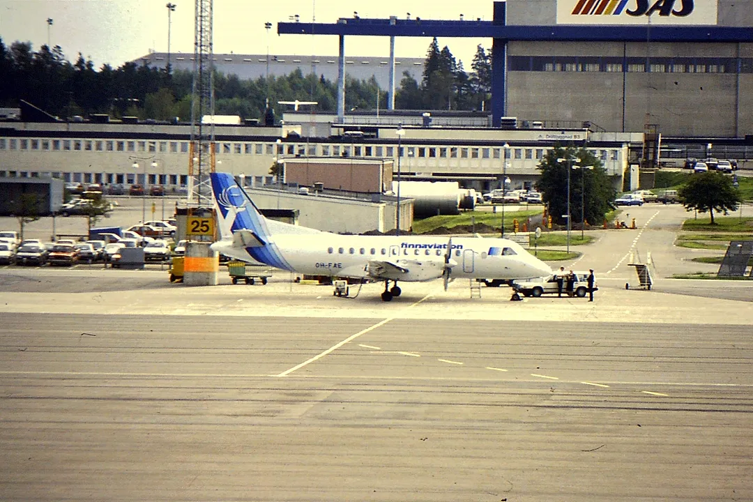 SAAB SF340 aircraft profile