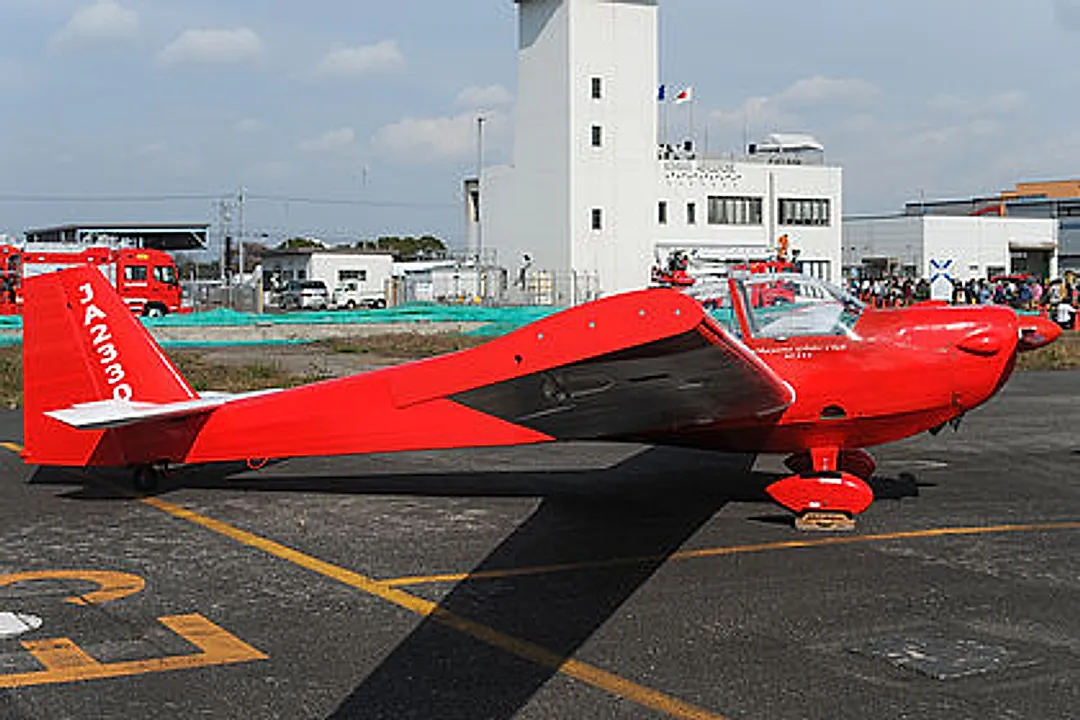 Scheibe SF25C Falke aircraft profile
