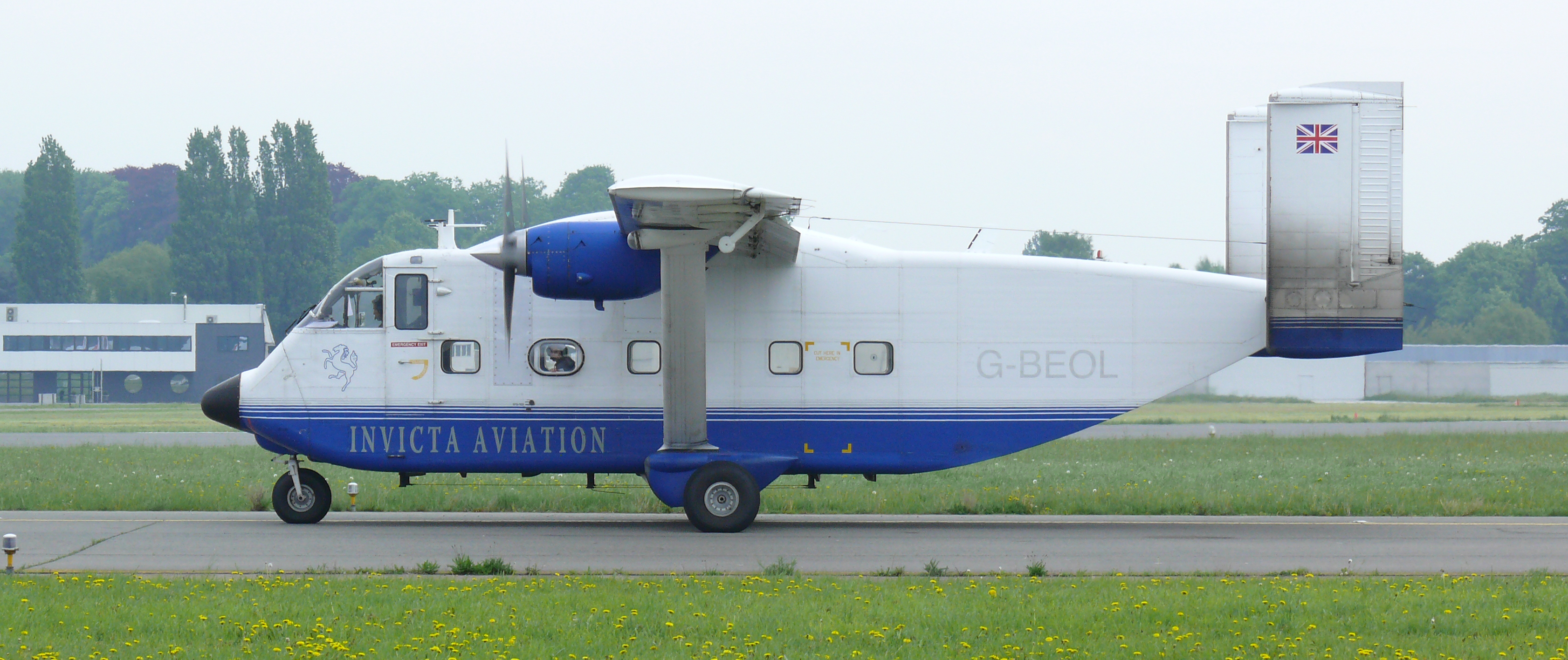 Short SC-7 Skyvan aircraft profile